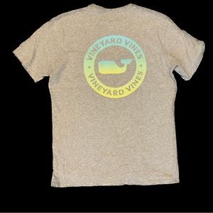 Vineyard vines grey Tee with Blue-yellow logo